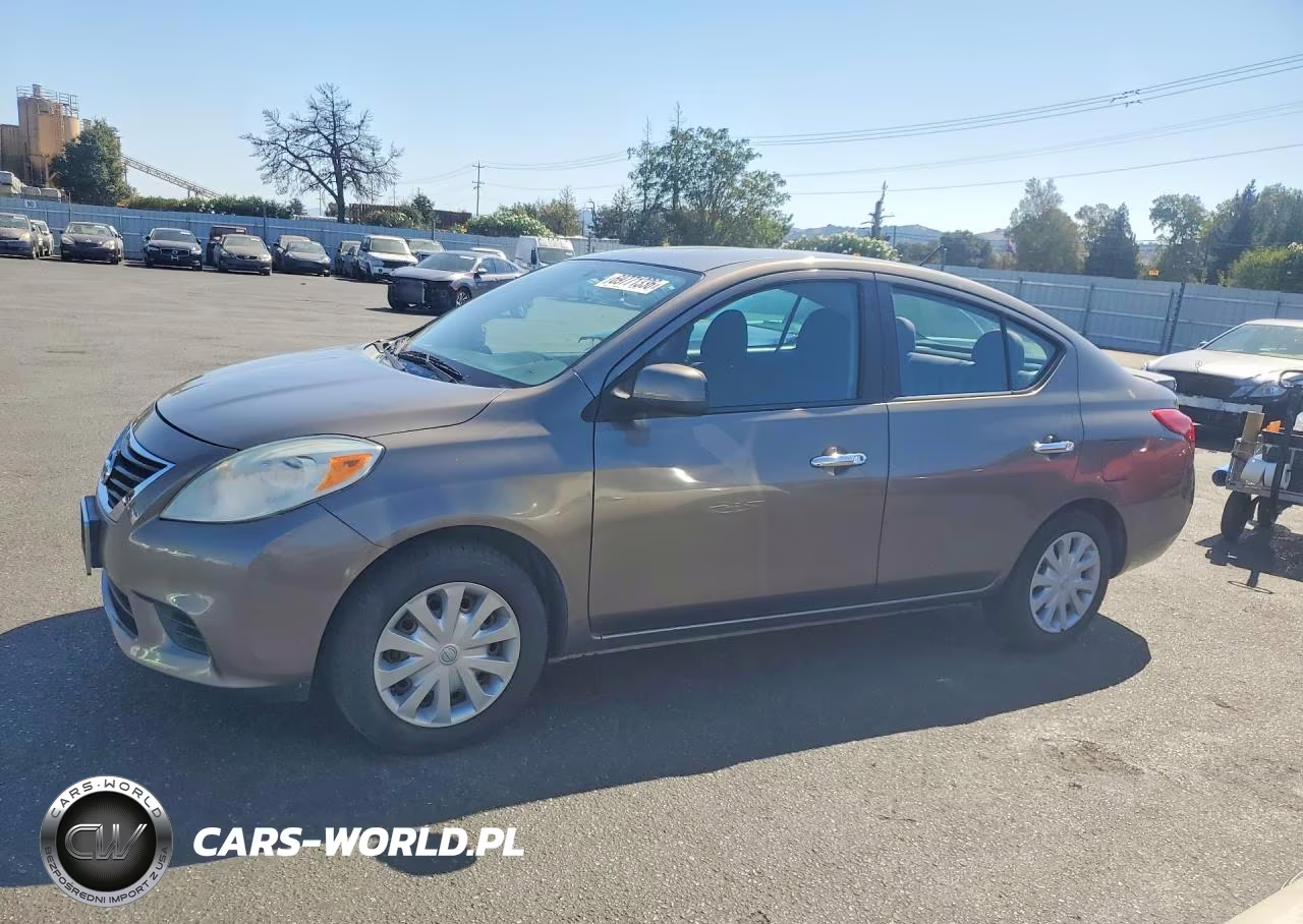 2013 Nissan Versa 1.6 S