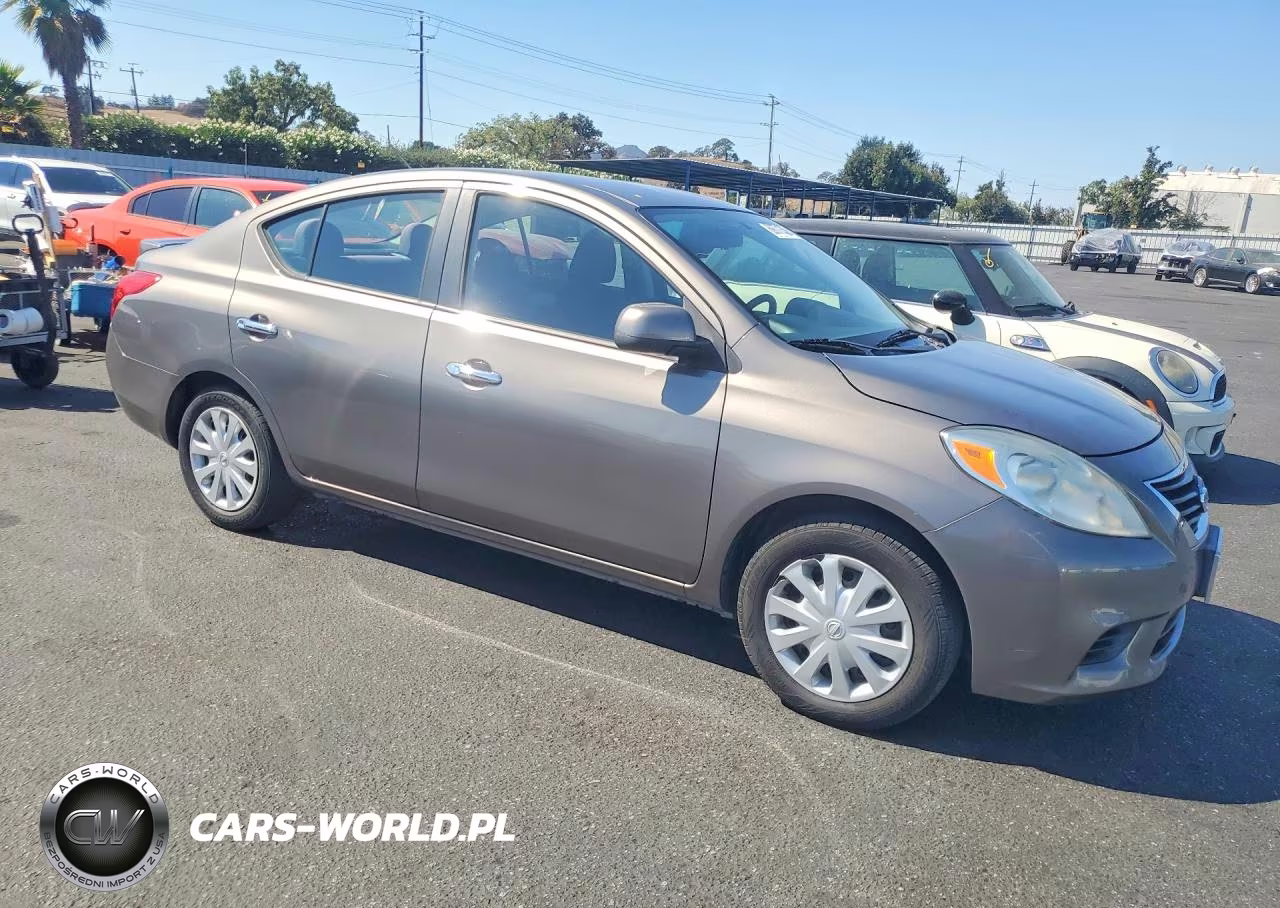 2013 Nissan Versa 1.6 S VIN:3N1CN7APXDL829155 - 4