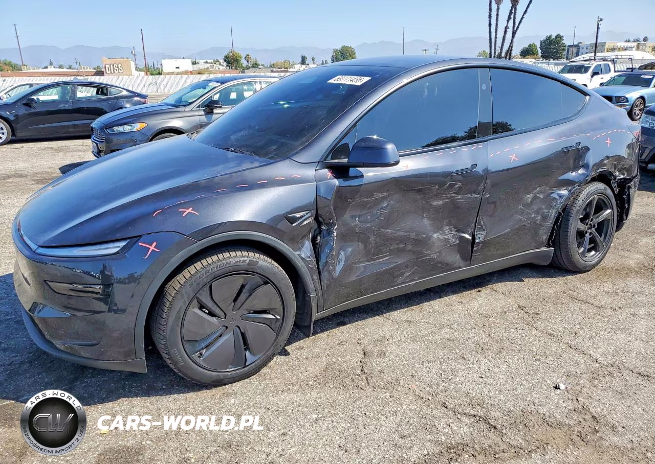 2026 Tesla Model Y – zdjęcie 1 z 13