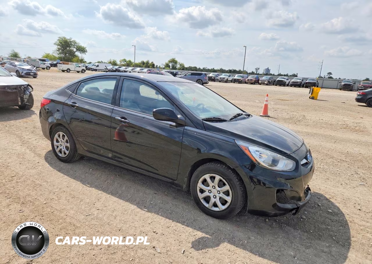 2013 Hyundai Accent Gls VIN:KMHCT4AE0DU581273 - 4