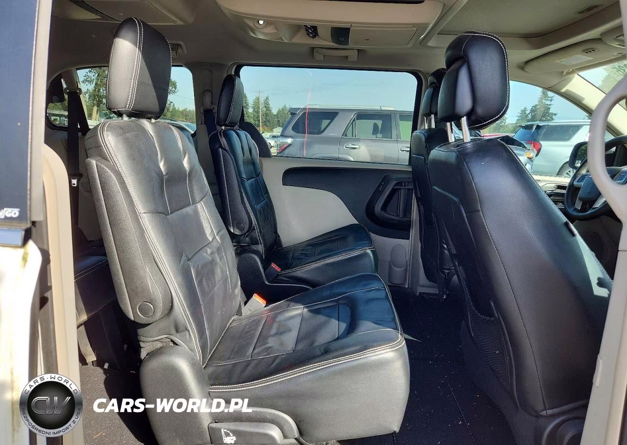 2013 Chrysler Town & Country Touring VIN:2C4RC1BG1DR704878 - 11