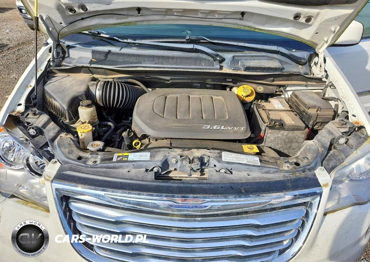2013 Chrysler Town & Country Touring VIN:2C4RC1BG1DR704878 - 12