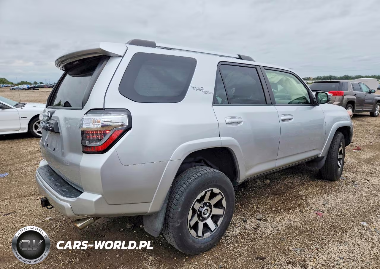 2018 Toyota 4Runner Trd Off-Road VIN:JTEBU5JR7J5542235 - 3
