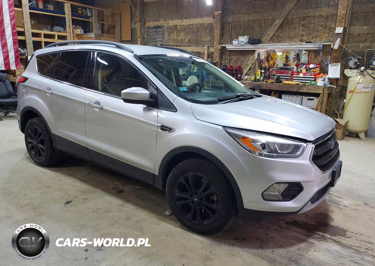 2018 Ford Escape Se VIN:1FMCU9GDXJUB29335 - 4