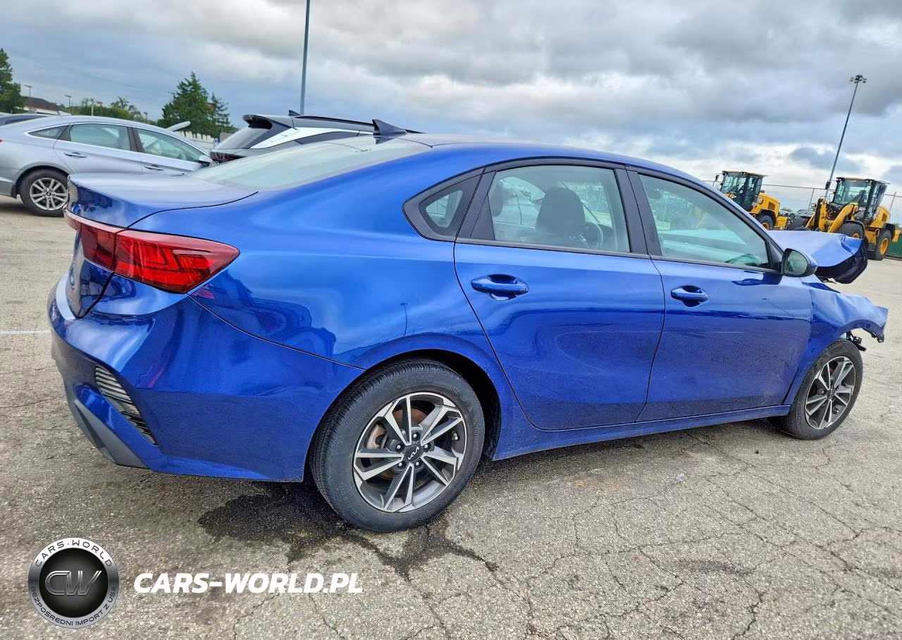 2024 Kia Forte Lxs VIN:3KPF24AD8RE825446 - 3