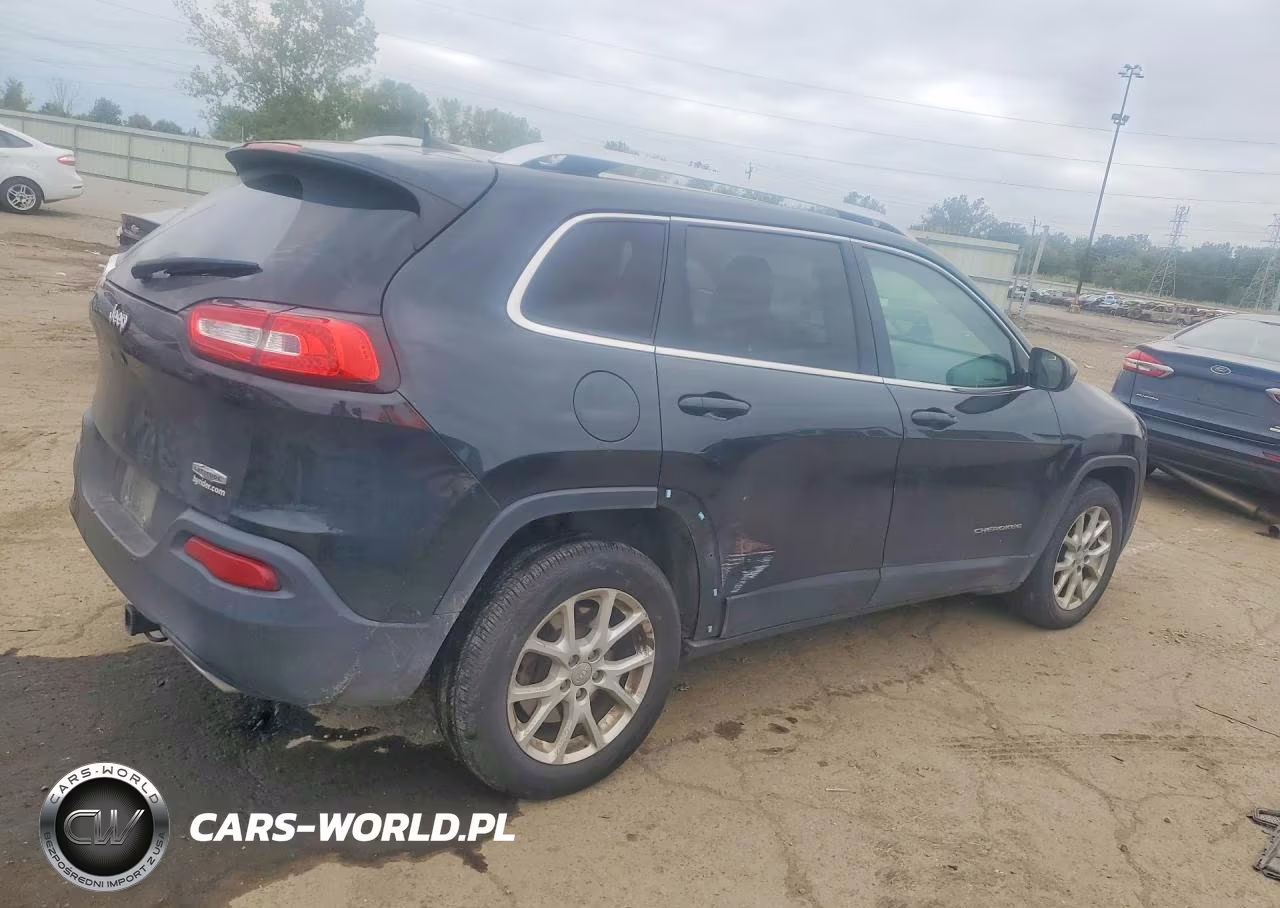 2016 Jeep Cherokee Latitude VIN:1C4PJLCSXGW159674 - 3