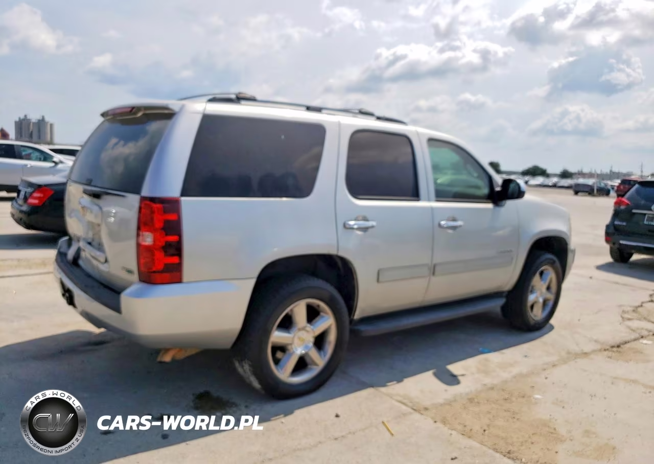 2011 Chevrolet Tahoe C1500 Ls VIN:1GNSCAE02BR199556 - 3