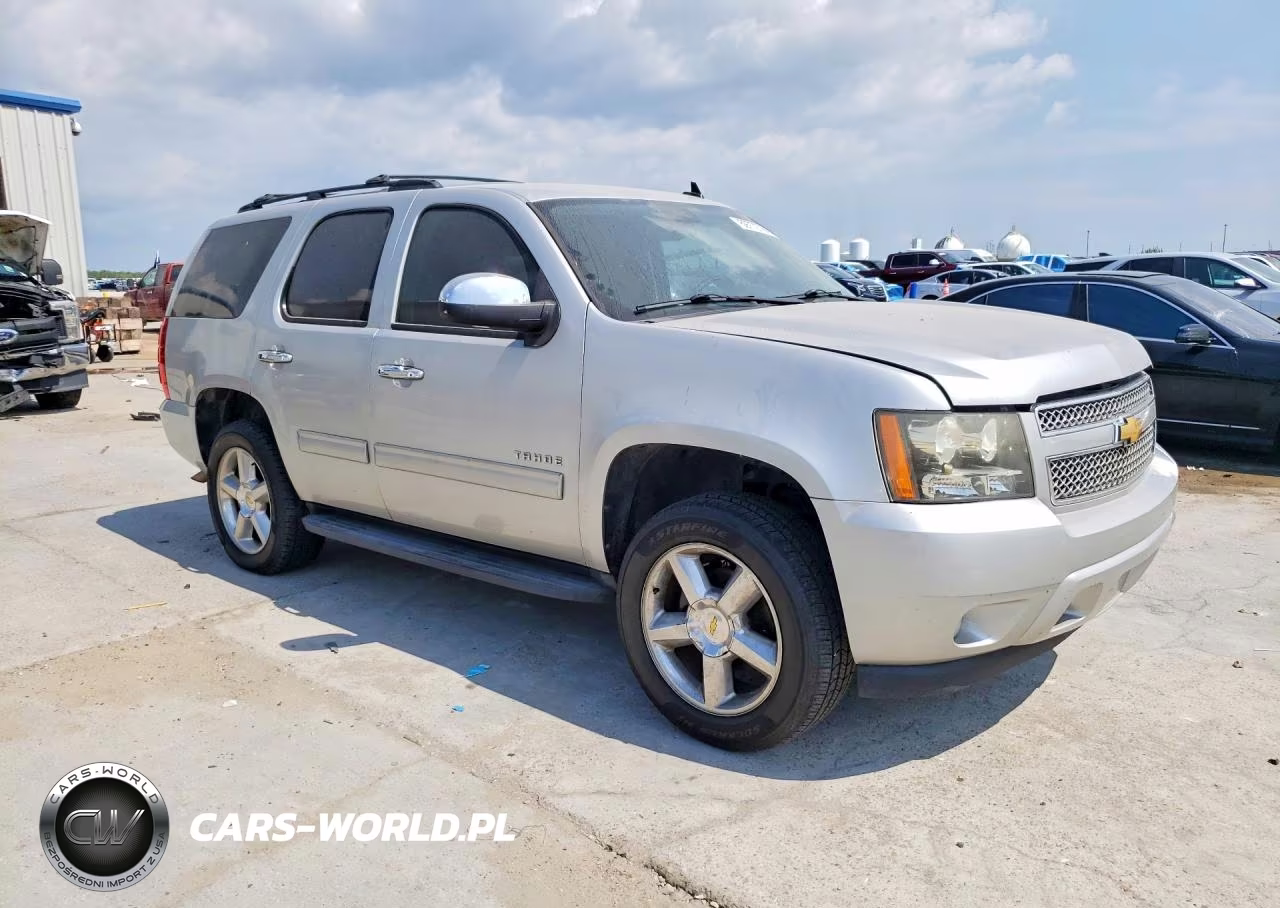 2011 Chevrolet Tahoe C1500 Ls VIN:1GNSCAE02BR199556 - 4