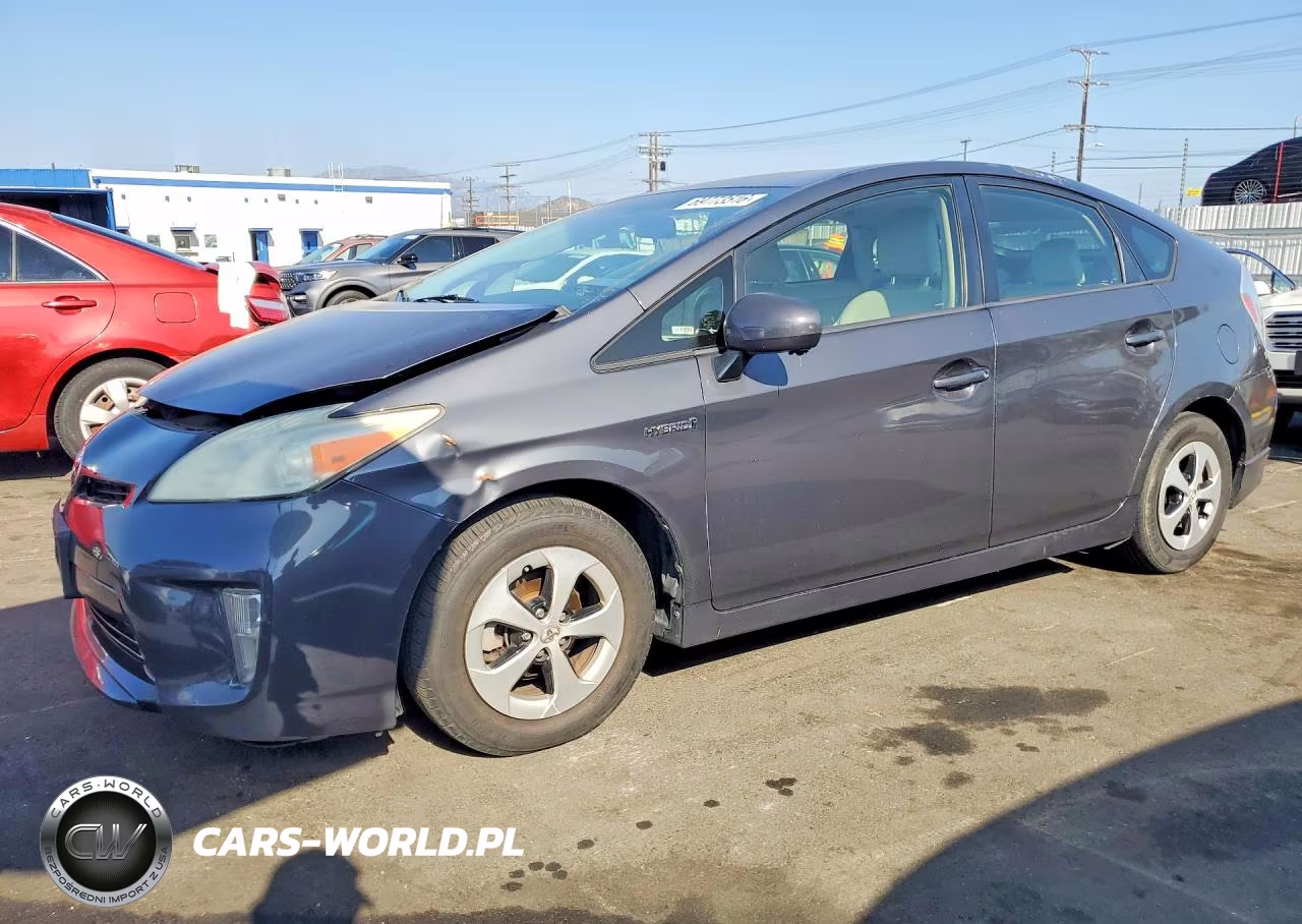 2013 Toyota Prius Three