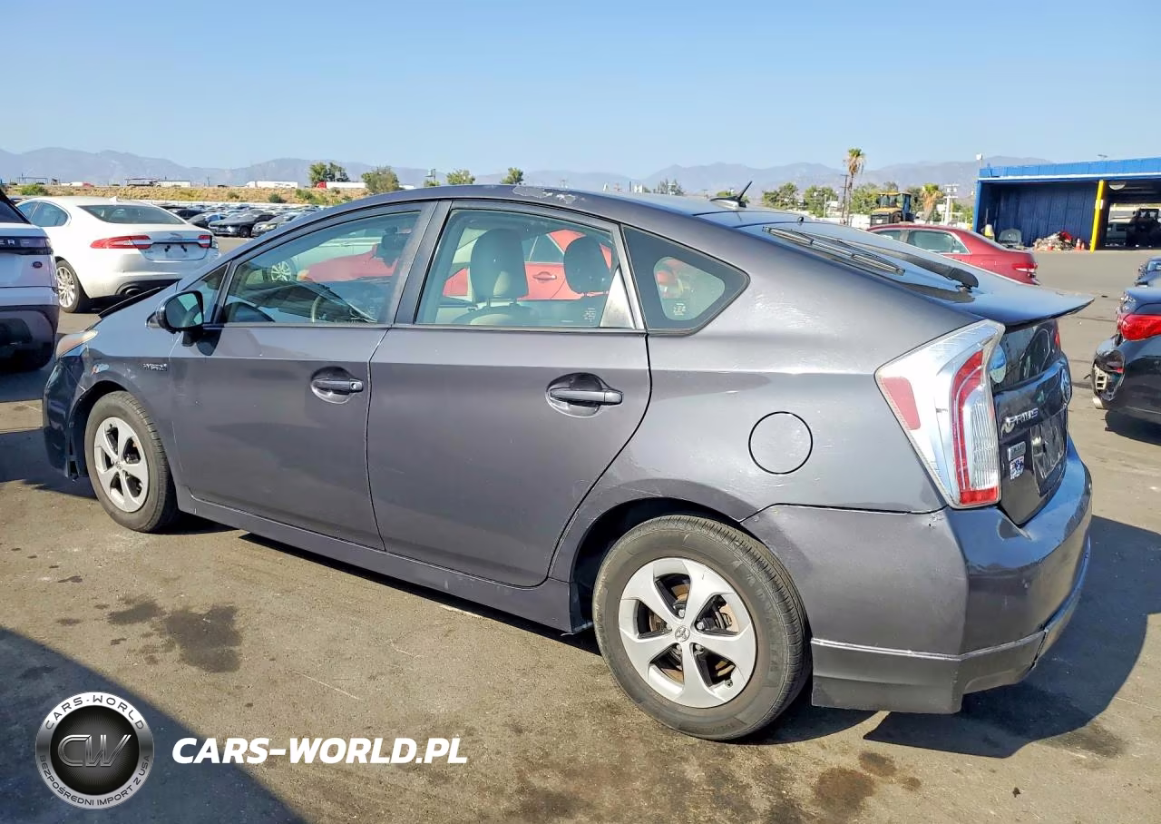 2013 Toyota Prius Three VIN:JTDKN3DU6D1645714 - 2