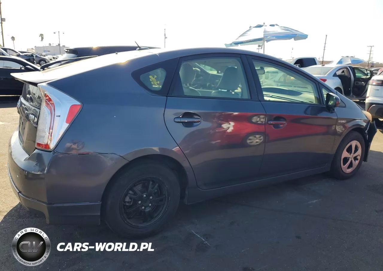 2013 Toyota Prius Three VIN:JTDKN3DU6D1645714 - 3