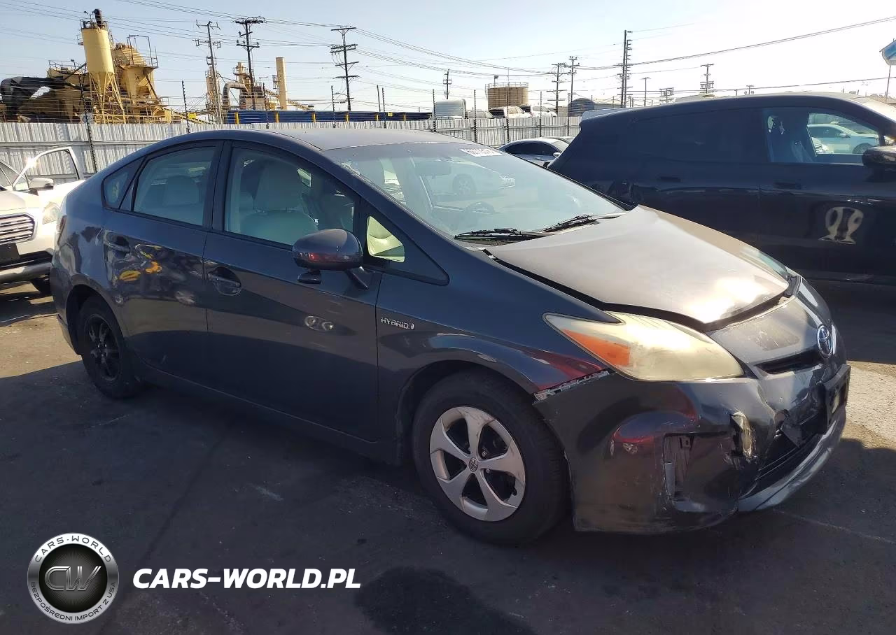 2013 Toyota Prius Three VIN:JTDKN3DU6D1645714 - 4