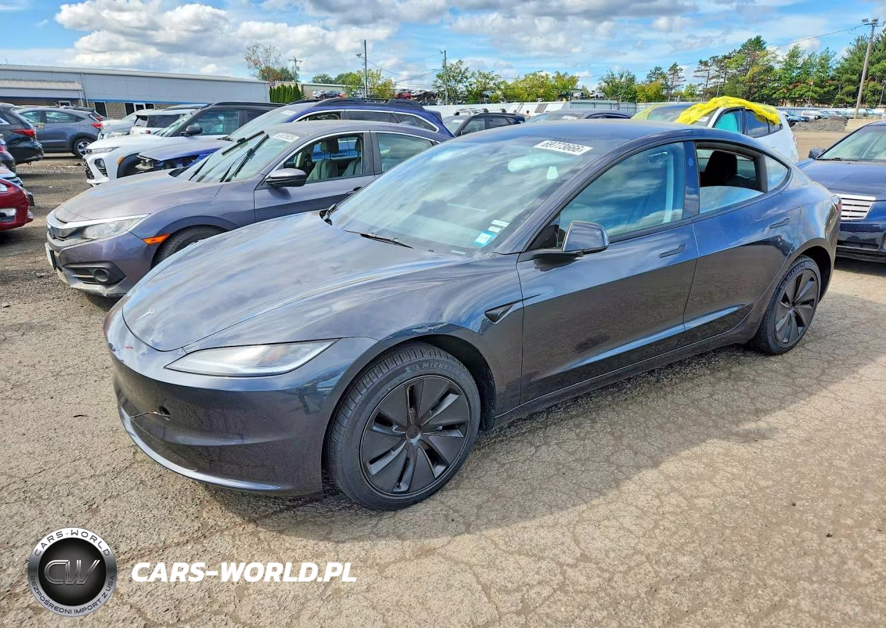 2025 Tesla Model 3 – zdjęcie 1 z 12