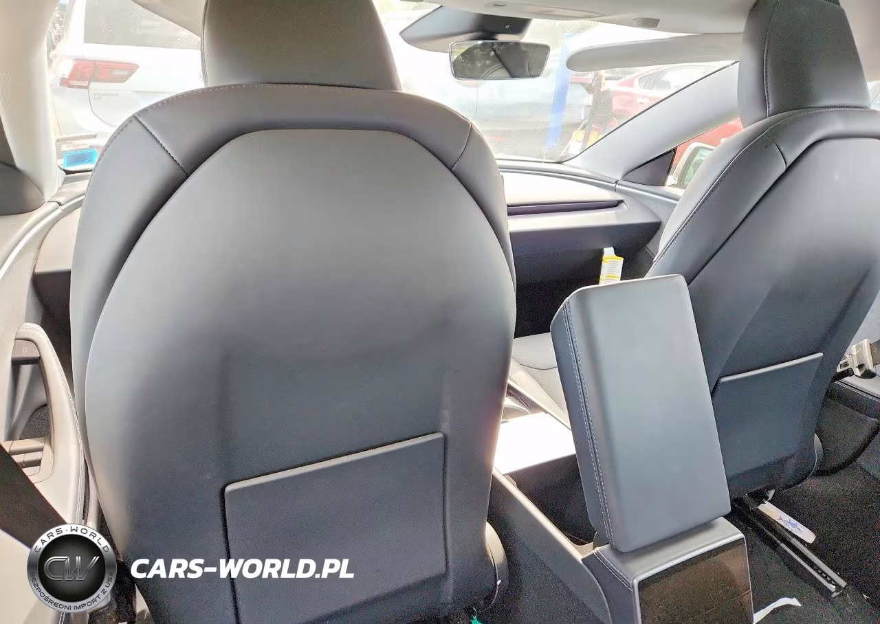 2025 Tesla Model 3 VIN:5YJ3E1EA5SF881837 - 8