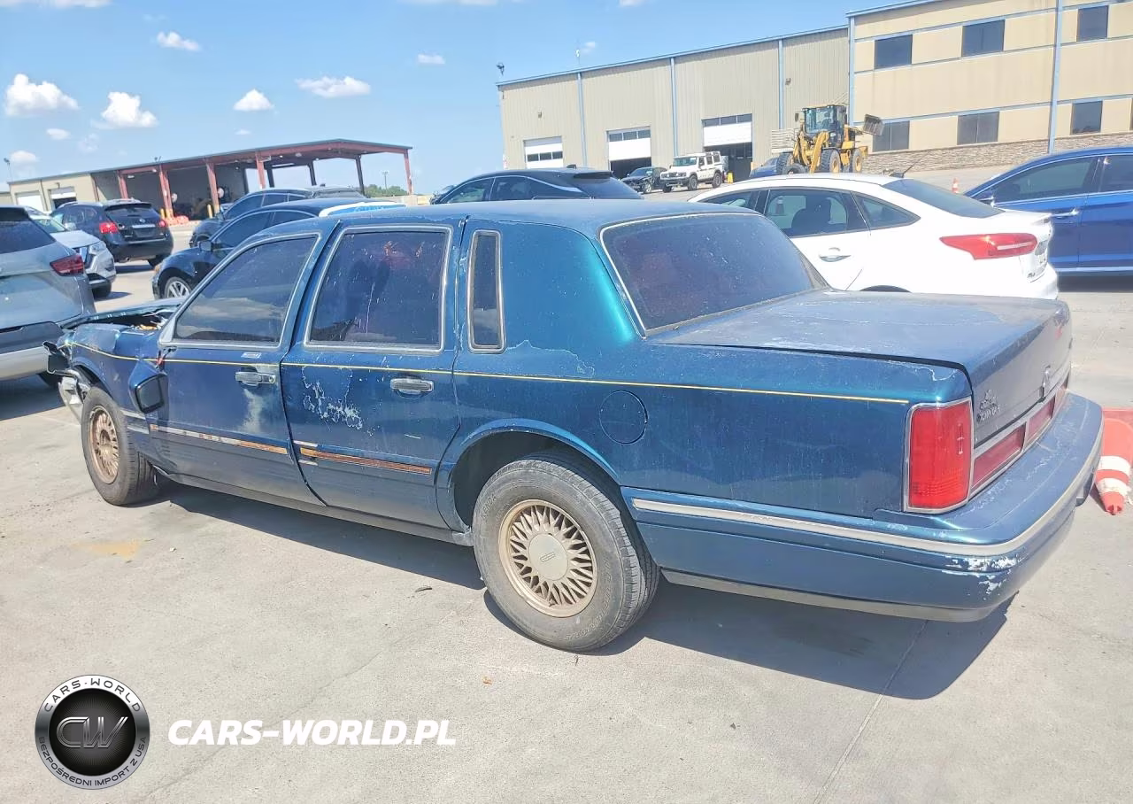 1997 Lincoln Town Car Signature VIN:1LNLM82W7VY731742 - 2
