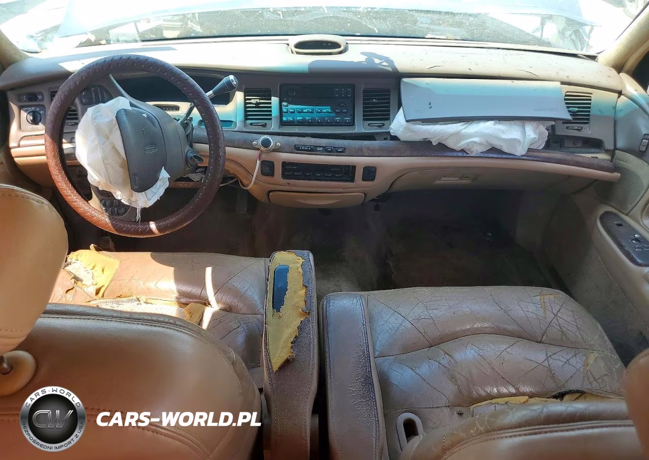 1997 Lincoln Town Car Signature VIN:1LNLM82W7VY731742 - 8