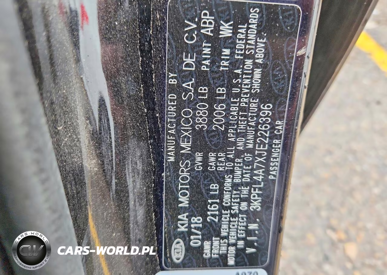 2018 Kia Forte S VIN:3KPFL4A7XJE226396 - 12