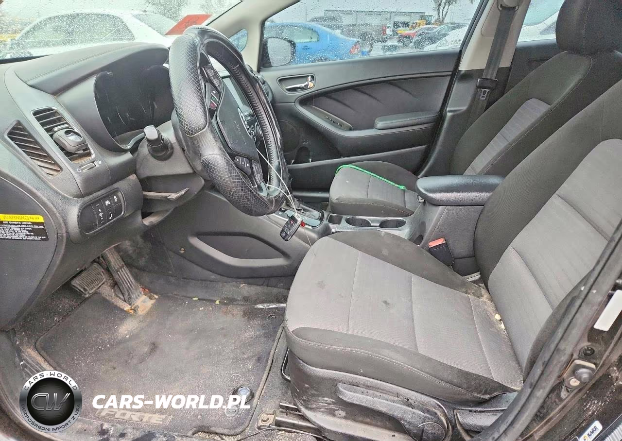 2018 Kia Forte S VIN:3KPFL4A7XJE226396 - 7