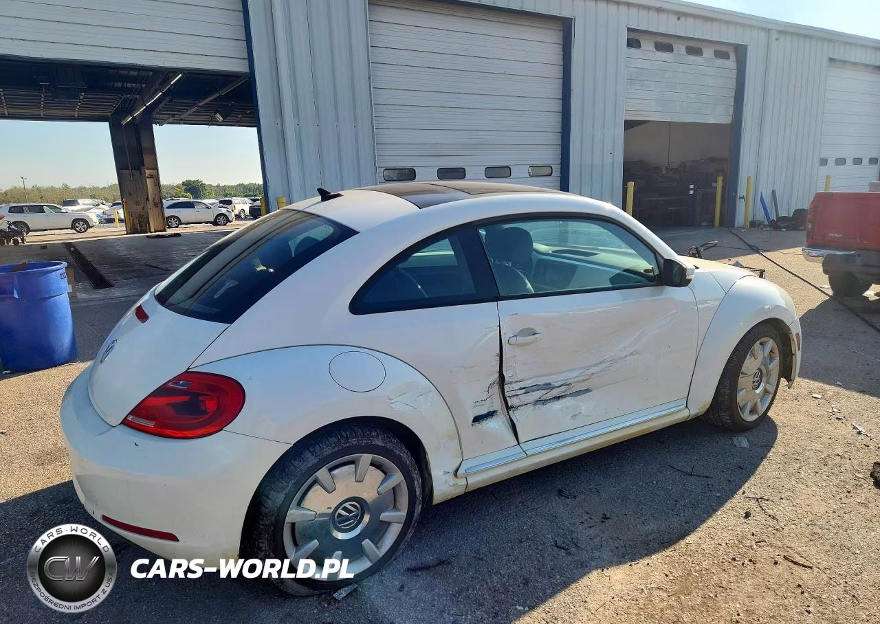 2012 Volkswagen Beetle VIN:3VWHP7AT6CM638431 - 3