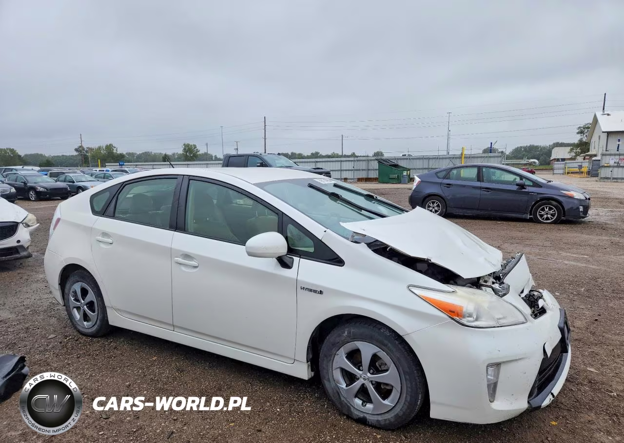 2013 Toyota Prius Three VIN:JTDKN3DU4D5566891 - 4