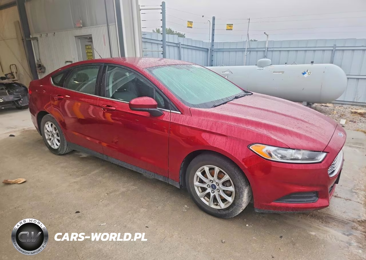 2015 Ford Fusion S VIN:3FA6P0G7XFR182622 - 4