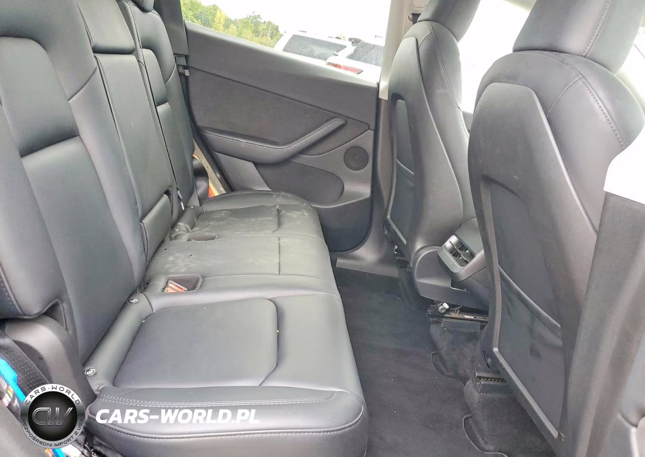 2022 Tesla Model Y VIN:7SAYGDEE2NA009267 - 10