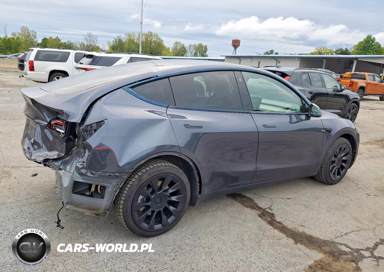 2022 Tesla Model Y VIN:7SAYGDEE2NA009267 - 3