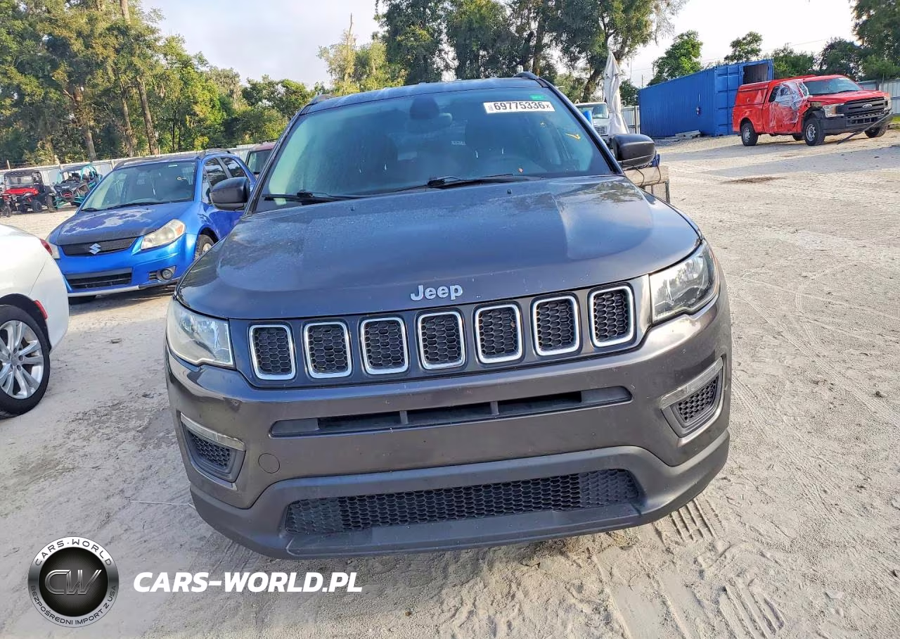 2017 Jeep Compass Sport VIN:3C4NJCABXHT672943 - 5