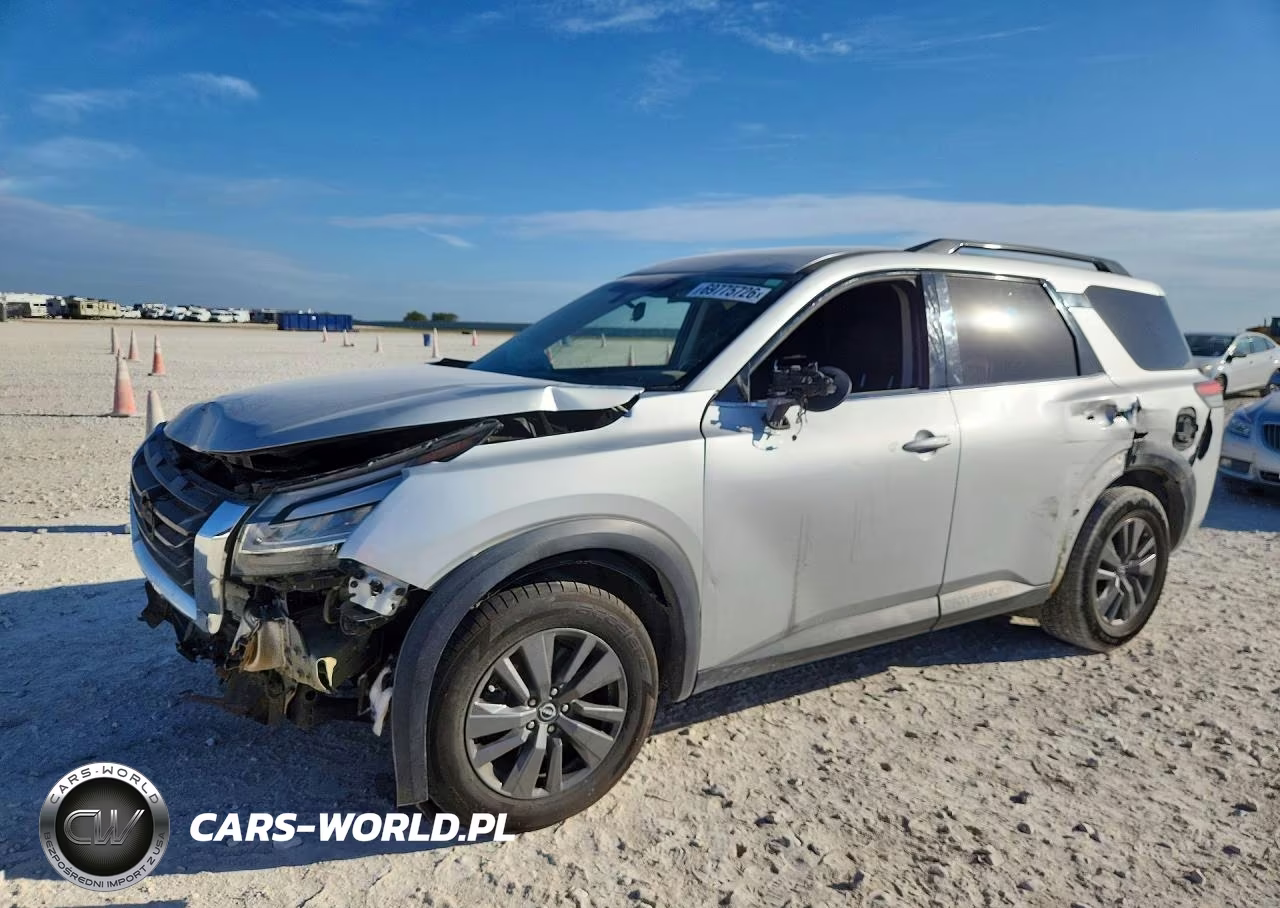2022 Nissan Pathfinder Sv