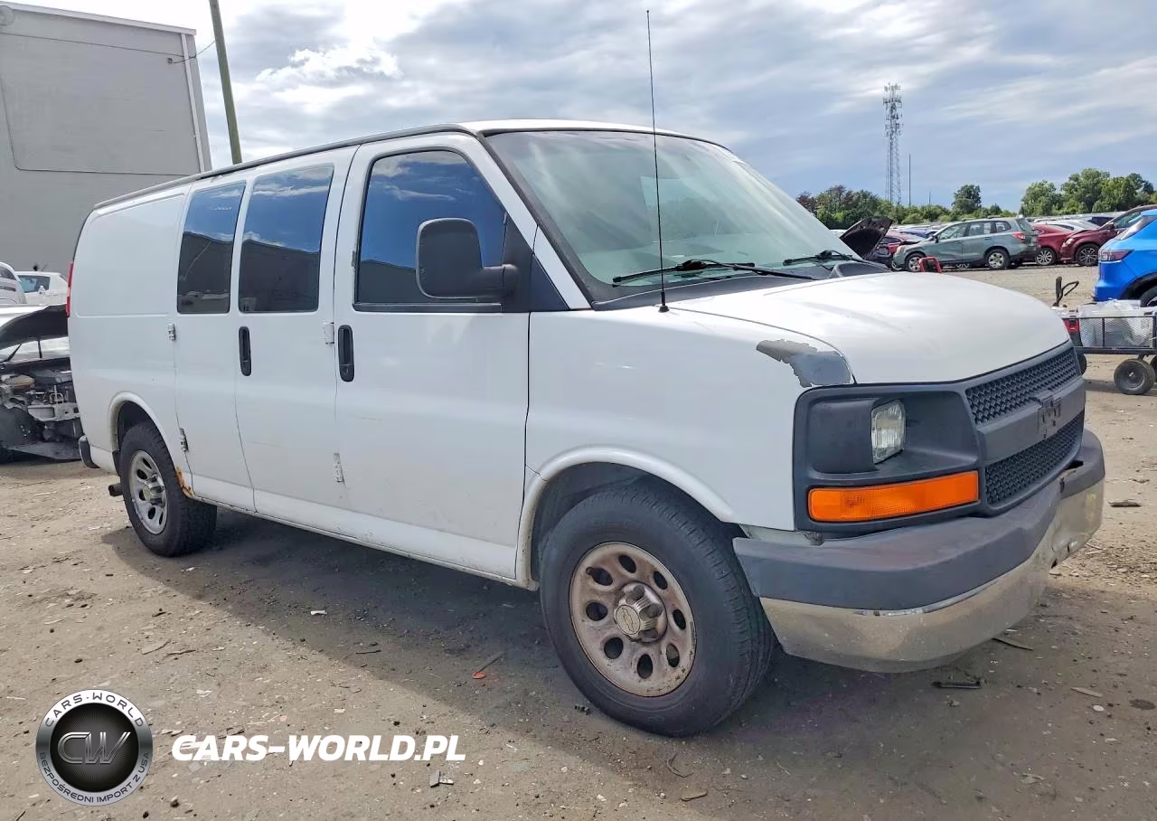 2011 Chevrolet Express G1500 VIN:1GCSGAF48B1148401 - 4
