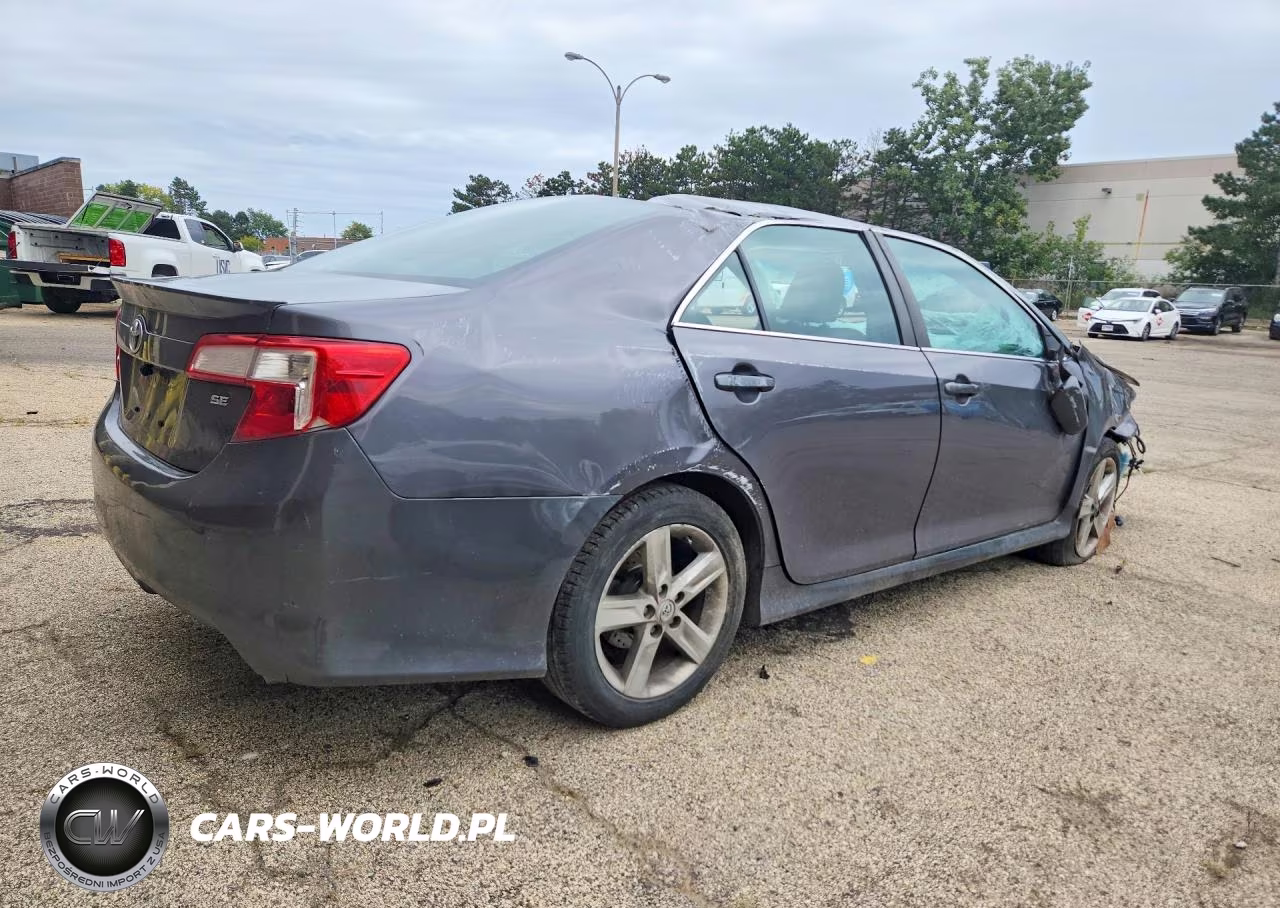 2014 Toyota Camry Se VIN:4T1BF1FK9EU746027 - 3