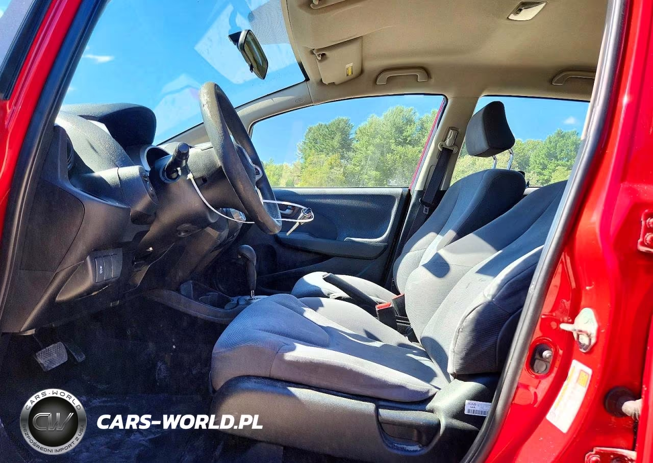 2012 Honda Fit VIN:JHMGE8H30CS004070 - 7