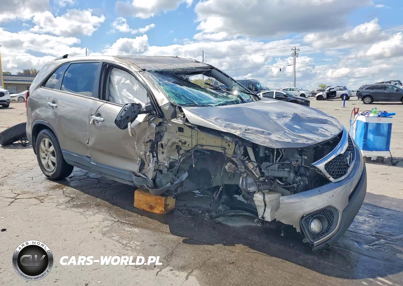 2013 Kia Sorento Lx VIN:5XYKT3A61DG370247 - 4