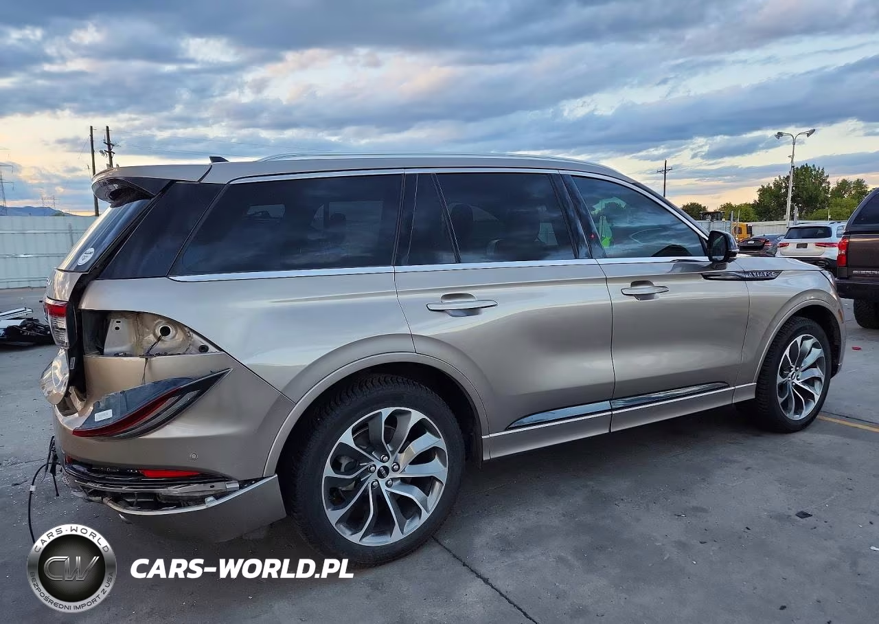 2021 Lincoln Aviator Grand Touring VIN:5LMYJ8XY6MNL01609 - 3