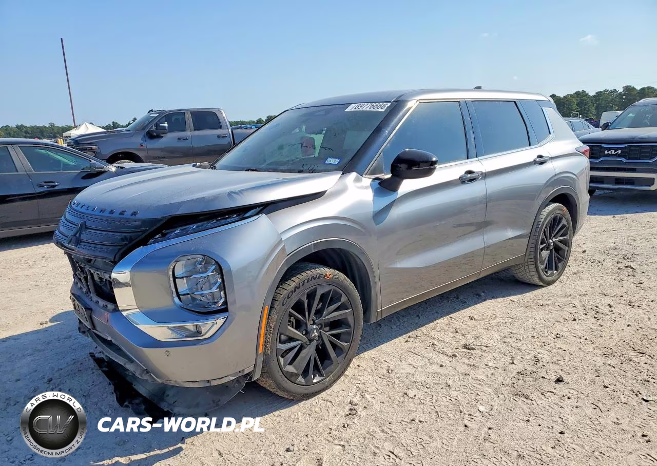 2022 Mitsubishi Outlander – zdjęcie 1 z 13