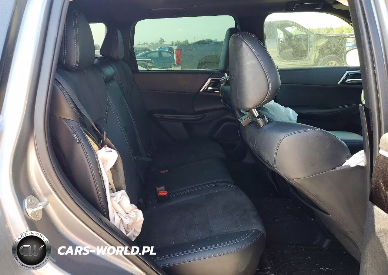 2022 Mitsubishi Outlander VIN:JA4J3UA89NZ076983 - 11