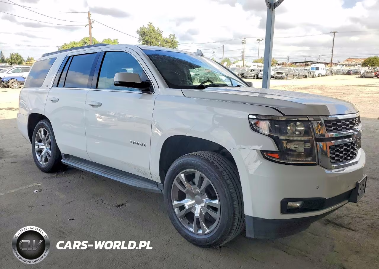 2019 Chevrolet Tahoe C1500 Lt VIN:1GNSCBKC9KR156496 - 4