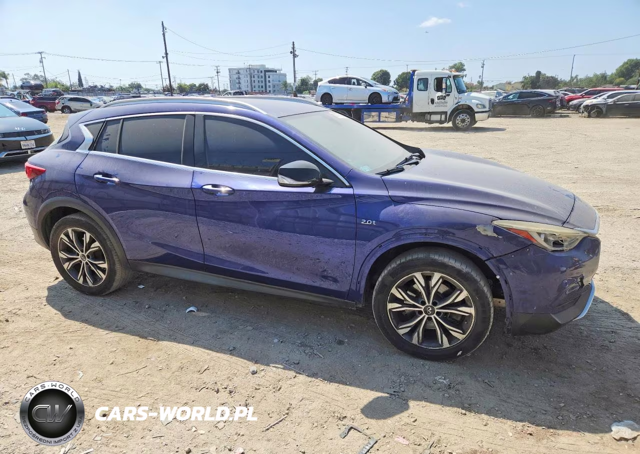 2017 Infiniti Qx30 Luxury VIN:SJKCH5CRXHA039677 - 4