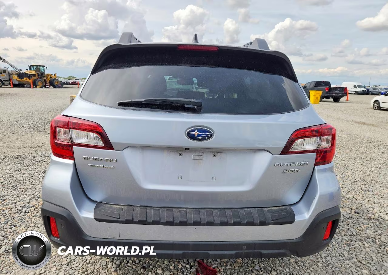 2018 Subaru Outback 3.6R Limited VIN:4S4BSENC5J3391810 - 6
