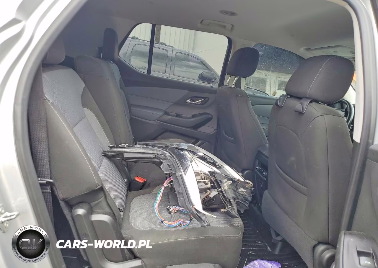 2018 Chevrolet Traverse VIN:1GNEVGKW3JJ197623 - 10