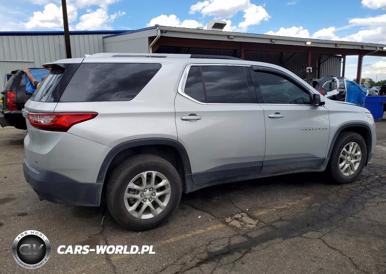 2018 Chevrolet Traverse VIN:1GNEVGKW3JJ197623 - 3