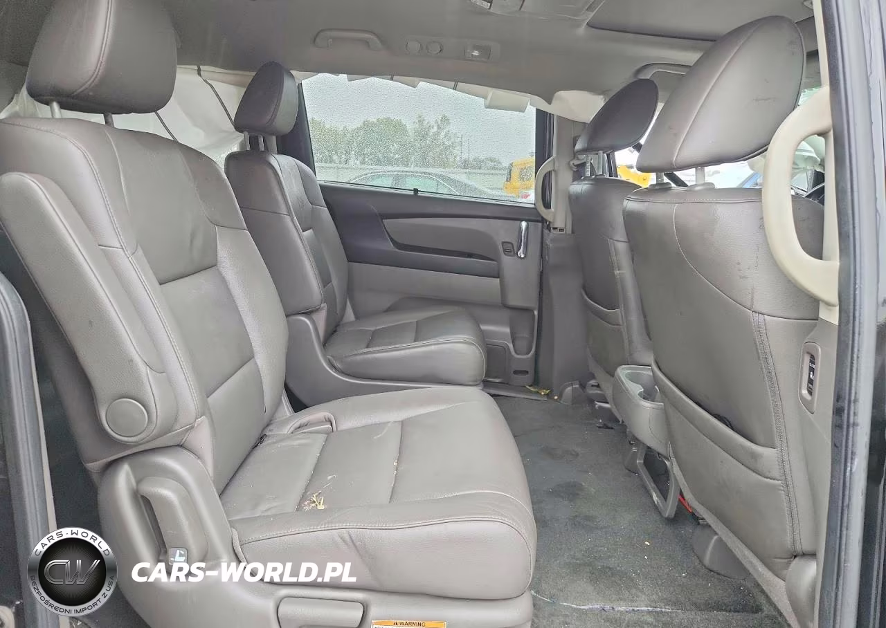 2016 Honda Odyssey Touring VIN:5FNRL5H90GB067837 - 11