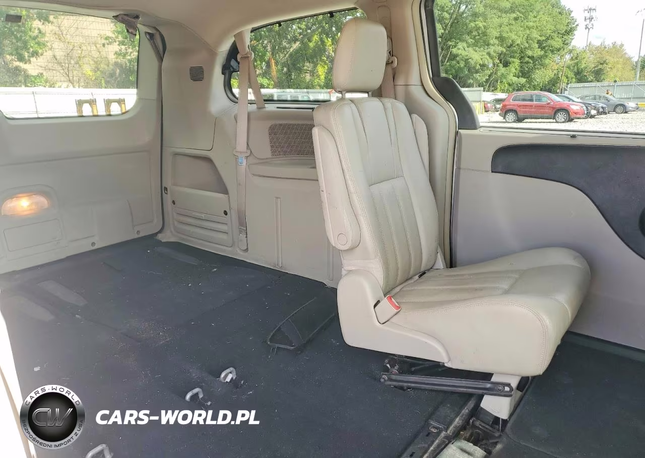 2014 Chrysler Town & Country Touring L VIN:2C4RC1CG6ER200181 - 11