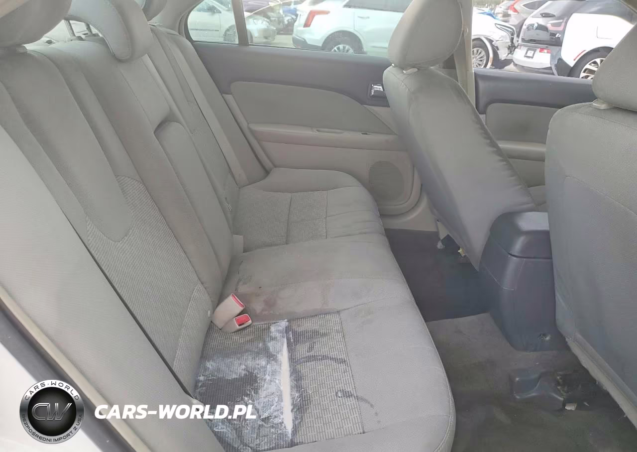 2012 Ford Fusion S VIN:3FAHP0GA5CR184598 - 10
