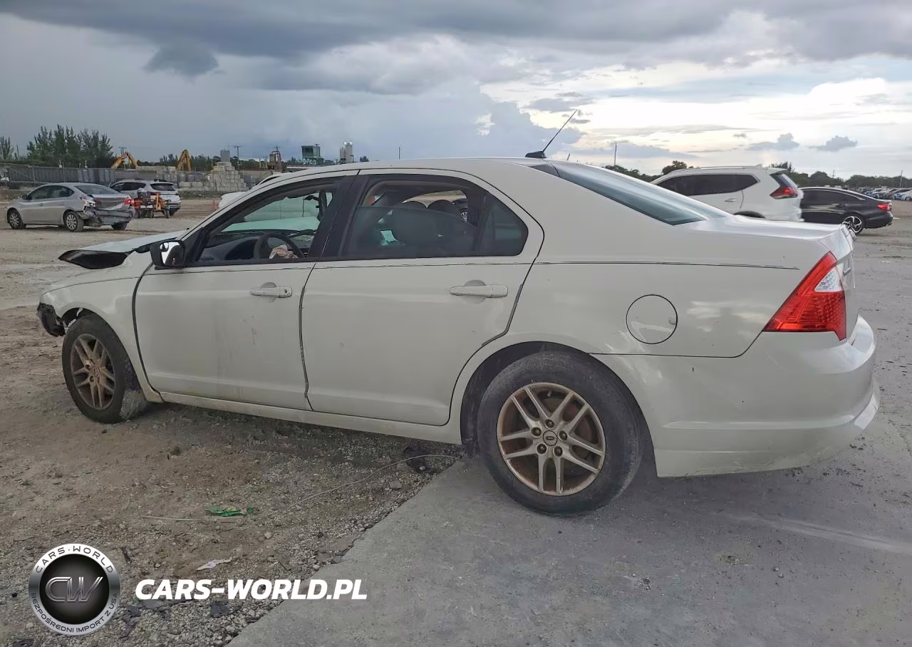2012 Ford Fusion S VIN:3FAHP0GA5CR184598 - 2