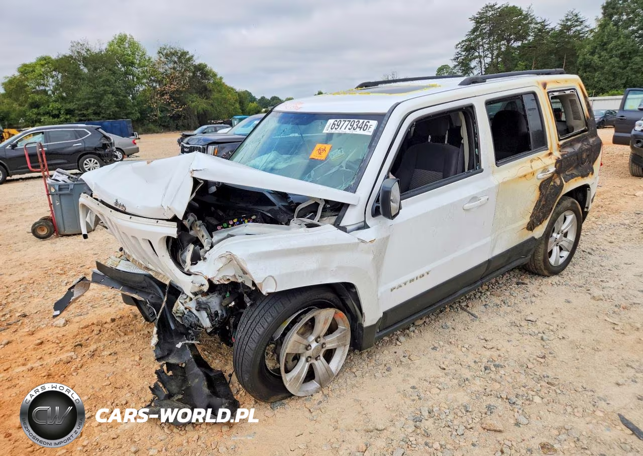 2015 Jeep Patriot Latitude VIN:1C4NJRFB6FD417785 - 1