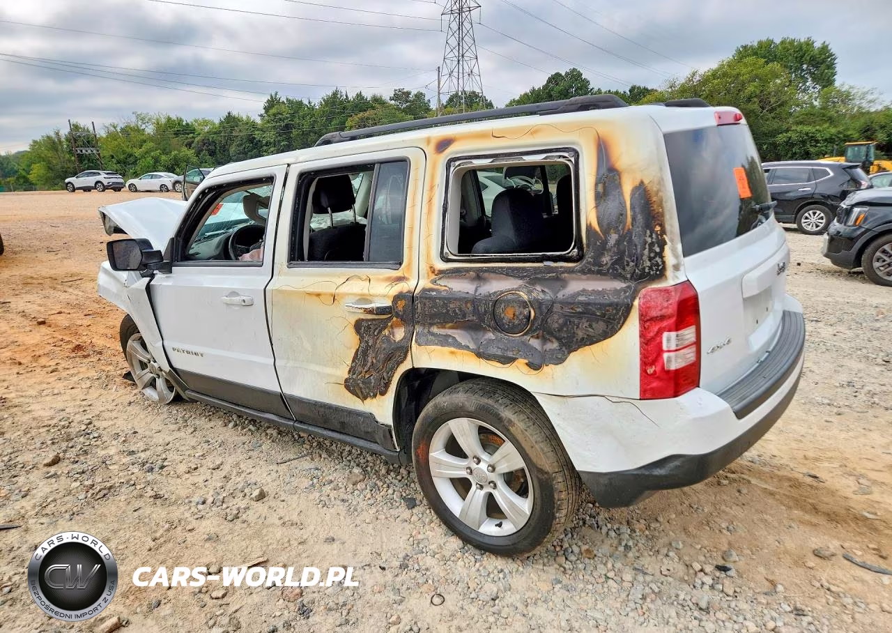 2015 Jeep Patriot Latitude VIN:1C4NJRFB6FD417785 - 2