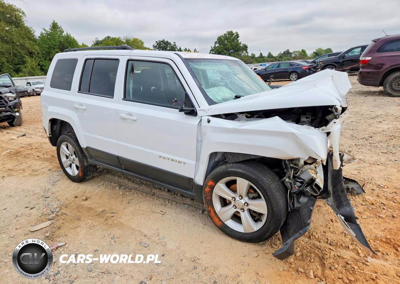 2015 Jeep Patriot Latitude VIN:1C4NJRFB6FD417785 - 4