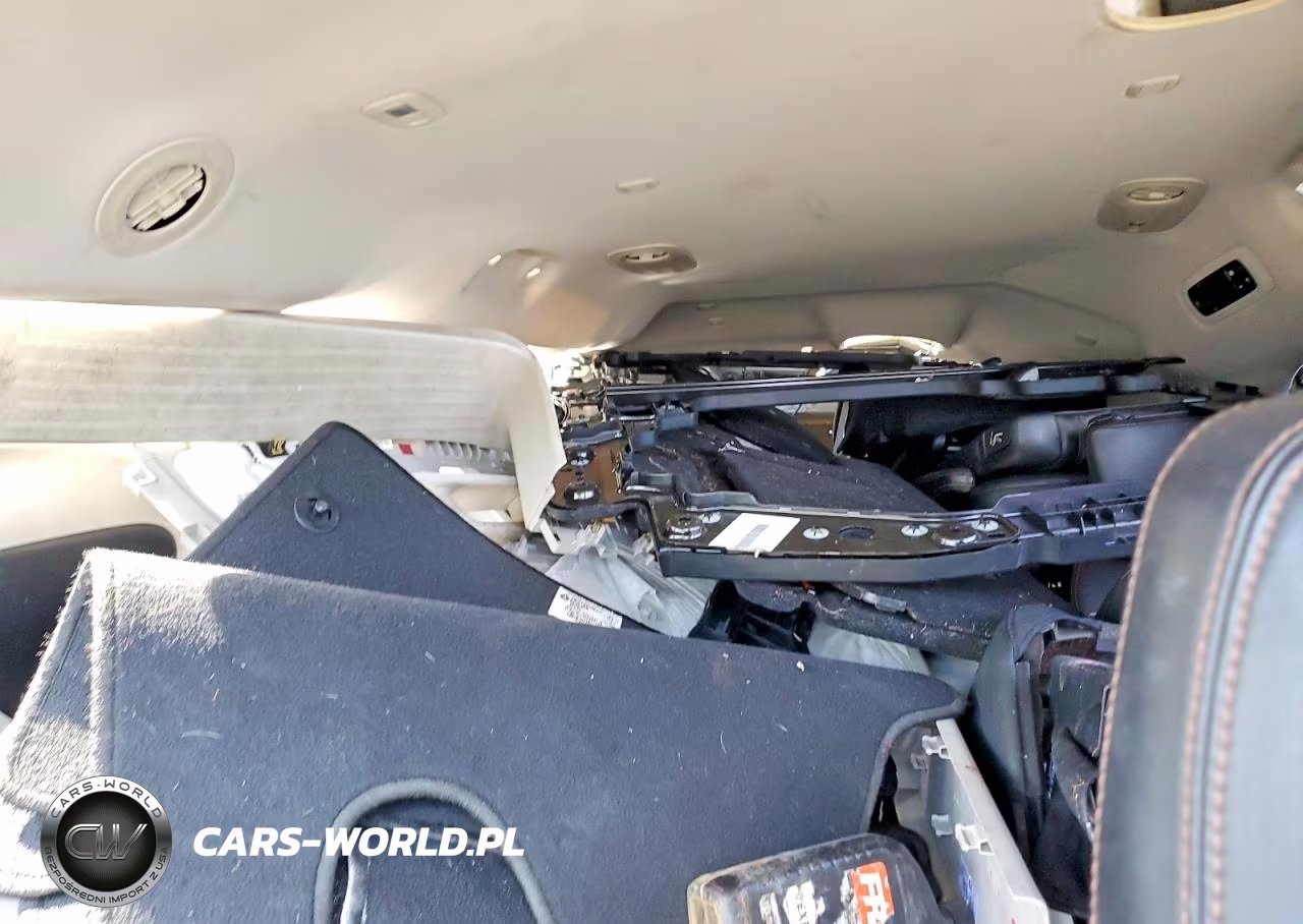 2020 Chrysler Pacifica Touring L VIN:2C4RC1BG1LR106465 - 10