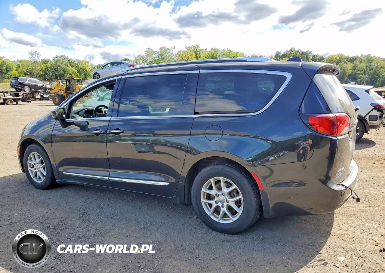 2020 Chrysler Pacifica Touring L VIN:2C4RC1BG1LR106465 - 2